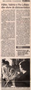 Recorte de jornal sobre a apresentação do duo Artesanato Furioso no Espaço Bufo, em Belém do Pará, em 2002