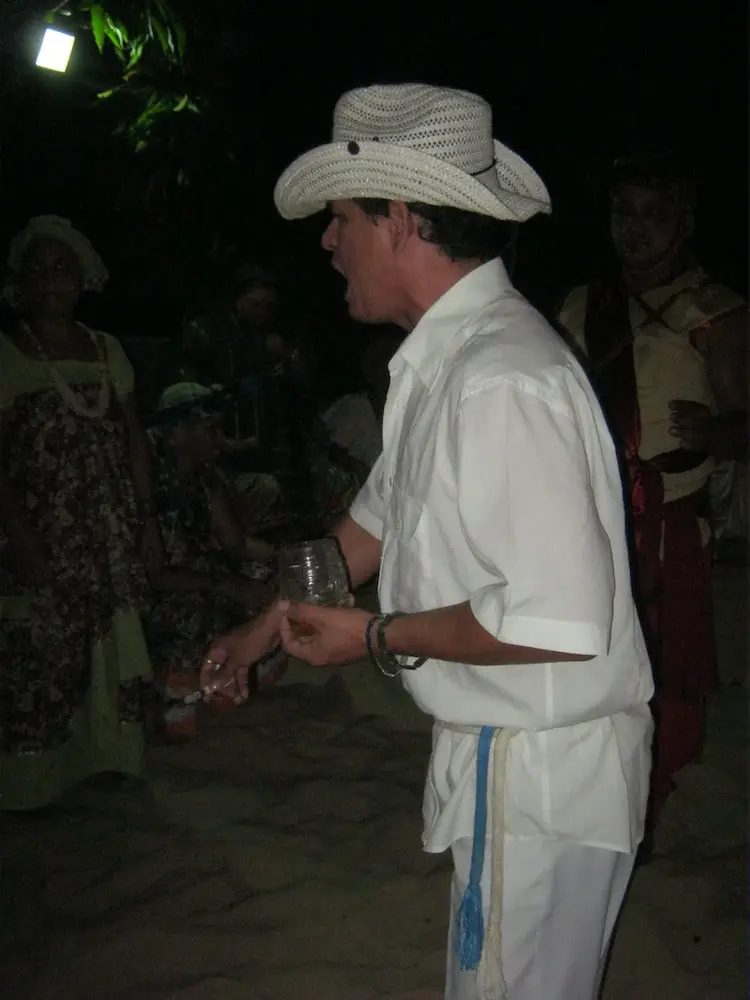Cena de festa em homenagem à cabocla Mariana, na praia de ponta de pedras, em Santarém, Pará, em 2012