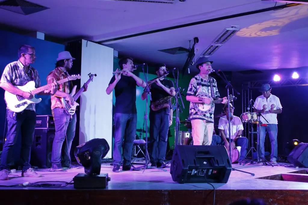 Paulinho Barreto, 1º lugar no II FestUfopa, interpretando a música Flona Sensual.