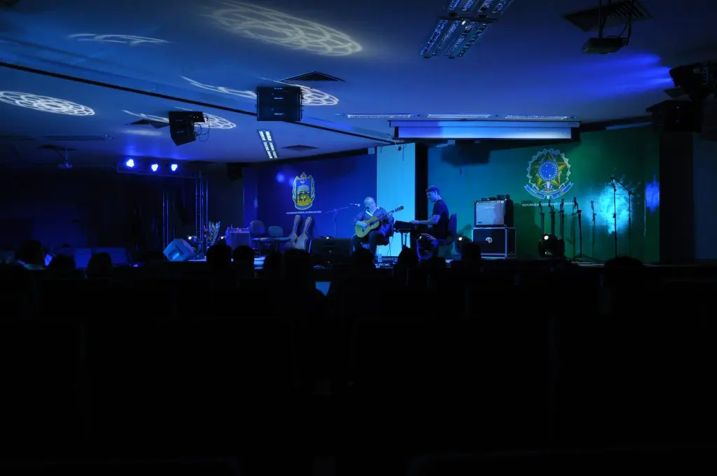 Sebastião Tapajós e Andreson Dourado no "Wirapu'ru - Encontro Internacional de Música na Amazônia", promovido pela Ufopa em 2015.