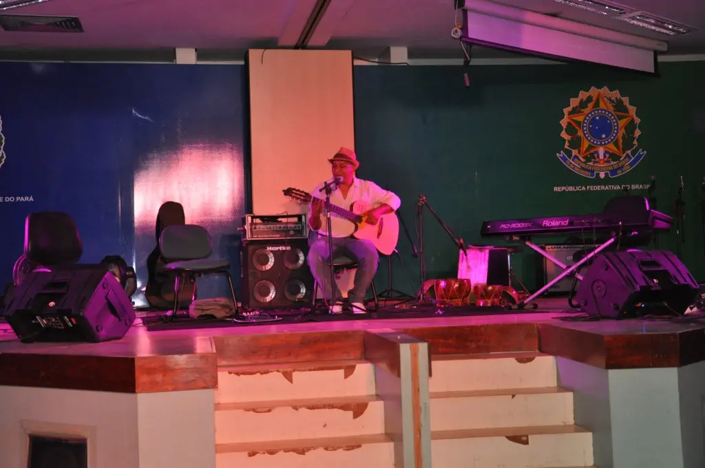 Nato Aguiar no "Wirapu'ru - Encontro Internacional de Música na Amazônia", promovido pela Ufopa em 2015. Dia 11/12/2015, na abertura do show de Flávio Lira.
