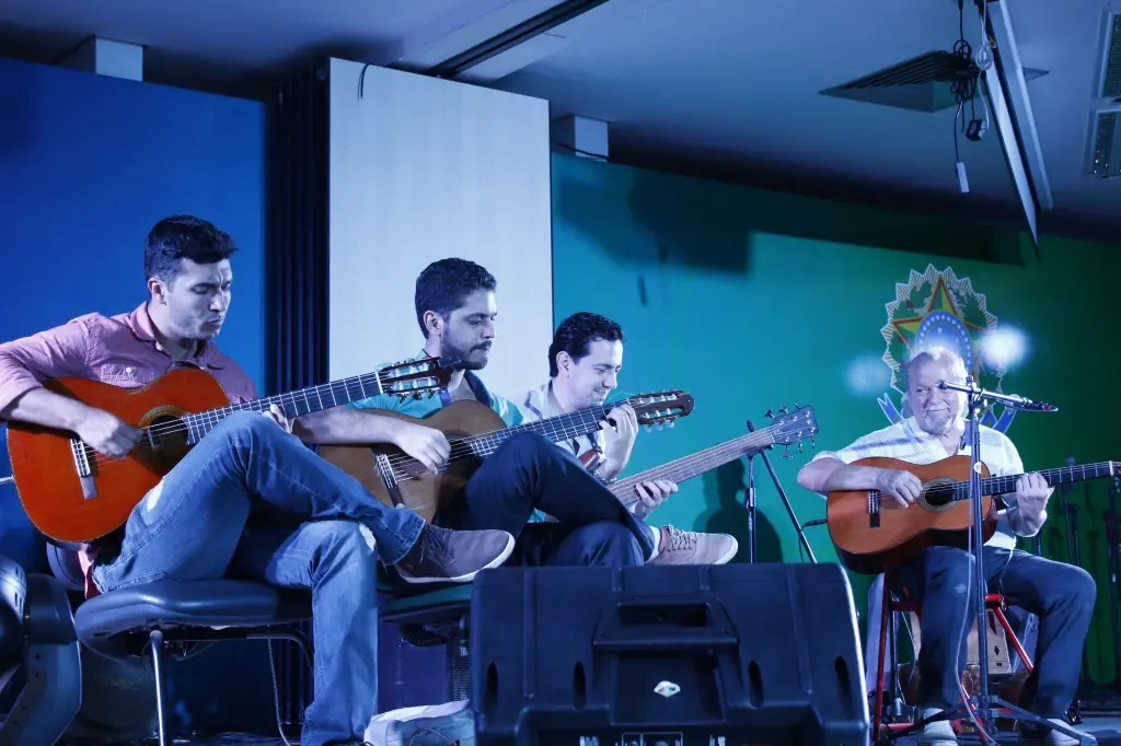 Duo George Costa e Henrique Neto, Flávio Costa e Sebastião Tapajós no "Wirapu'ru - Encontro Internacional de Música na Amazônia", promovido pela Ufopa em 2015.