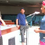 Foto de Elene Gomes, no auditório da Ufopa (unidade Tapajós), em 01/2016 Cantores durante gravação do álbum Nheengatu (Canções na Língua Geral Amazônica), no auditório da Ufopa, em Santarém.
