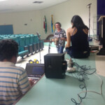 Paulinho Barreto gravando o banjo, no auditório da Ufopa (unidade Tapajós), em 06/03/2016. Paulinho Barreto gravando banjo para o álbum Nheengatu (Canções na Língua Geral Amazônica), no auditório da Ufopa.