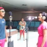 Foto de Elene Gomes, no auditório da Ufopa (unidade Tapajós), em 01/2016. Cantores durante gravação do álbum Nheengatu (Canções na Língua Geral Amazônica), no auditório da Ufopa, em Santarém.